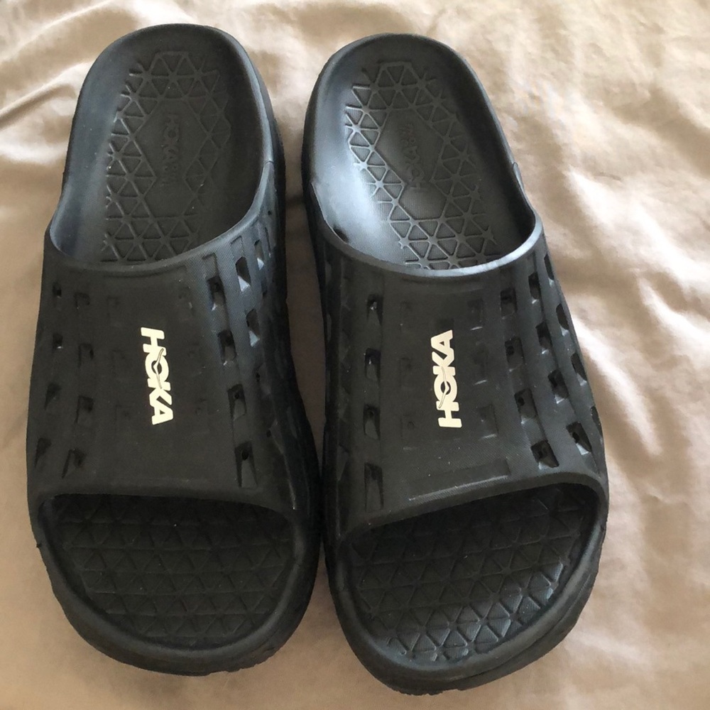 HOKA MENS NEVER WORN SIZE 13